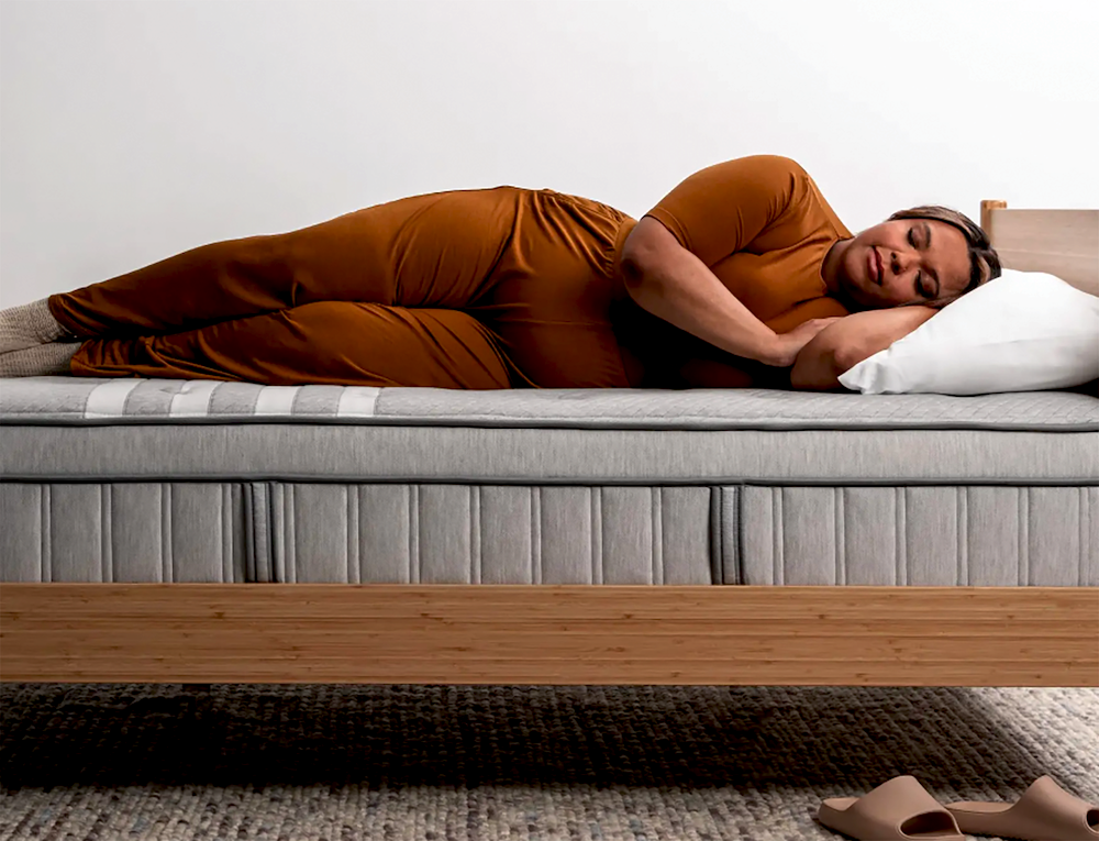 Heavy-Duty Mattresses. Leesa, part of 3Z Brands, produces the Plus Hybrid mattress with 981 individually wrapped springs in queen size and gel-infused memory foam.